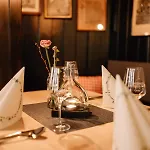 Loewen & Restaurant