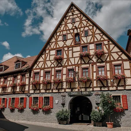 Loewen & Restaurant Hotel 3*