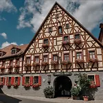 Loewen & Restaurant Hotel 3*