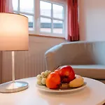 Loewen & Restaurant Hotel