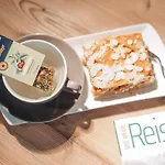 Loewen & Restaurant Hotel 3*