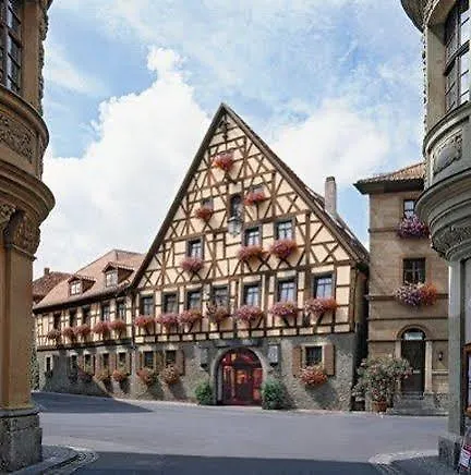 Loewen & Restaurant